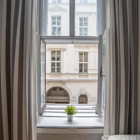 Charming Flat Close To Danube And 4-Seasons Hotel Budapest Exterior photo