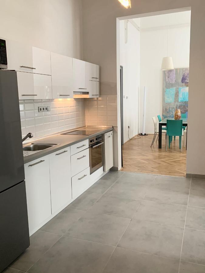 Charming Flat Close To Danube And 4-seasons Apartment